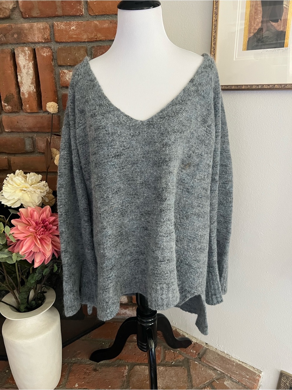 Free People v-neck alpaca wool blue gray bell sleeve sweater size large